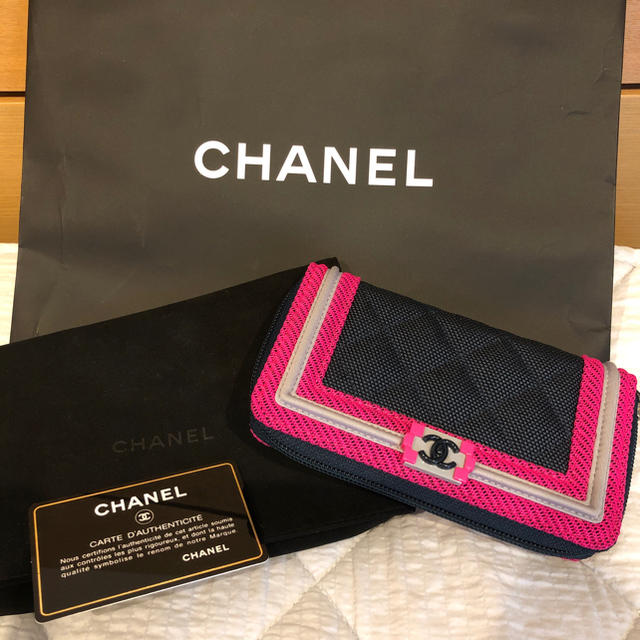 CHANEL(シャネル)のmai様専用。シャネル　CHANEL ジップウォレット超美品❗️ レディースのファッション小物(財布)の商品写真