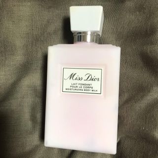 クリスチャンディオール(Christian Dior)のChristian dior ディオール ボディミルク 208ml(ボディローション/ミルク)