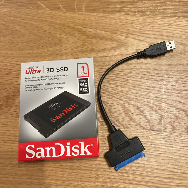 SanDisk(サンディスク)のSanDisk SSD 1TB SATAケーブル付き 2.5インチ スマホ/家電/カメラのPC/タブレット(PCパーツ)の商品写真