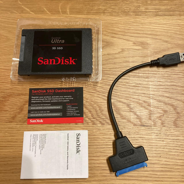 SanDisk(サンディスク)のSanDisk SSD 1TB SATAケーブル付き 2.5インチ スマホ/家電/カメラのPC/タブレット(PCパーツ)の商品写真