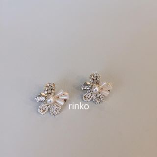 イエナ(IENA)のビーズシェルフラワーピアス トゥモローランド イエナ スナイデル ZARA(ピアス)