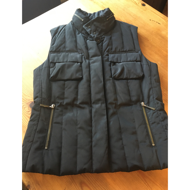 BURBERRY(バーバリー)の黒×ノバチェックダウンベスト レディースのジャケット/アウター(ダウンベスト)の商品写真