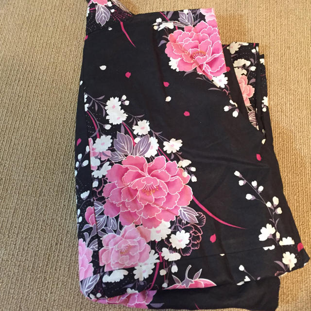 (新品未使用) 浴衣セット 黒 花柄 ピンク