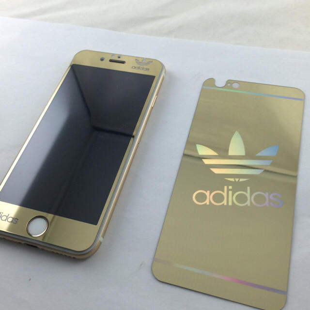 adidas(アディダス)の海外限定アディダス強化ガラスフィルム スマホ/家電/カメラのスマホアクセサリー(保護フィルム)の商品写真