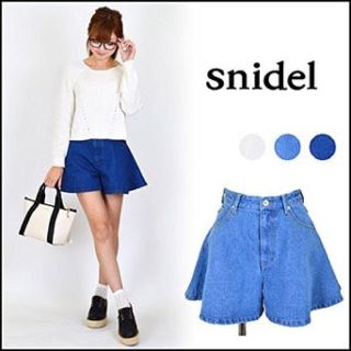 スナイデル(SNIDEL)の【送料込み】フレアデニムショートパンツ(ショートパンツ)