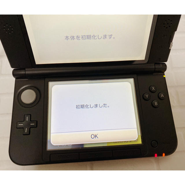 任天堂(ニンテンドウ)のNintendo 3DS  LL 本体 ブラック/レッド エンタメ/ホビーのゲームソフト/ゲーム機本体(家庭用ゲーム機本体)の商品写真