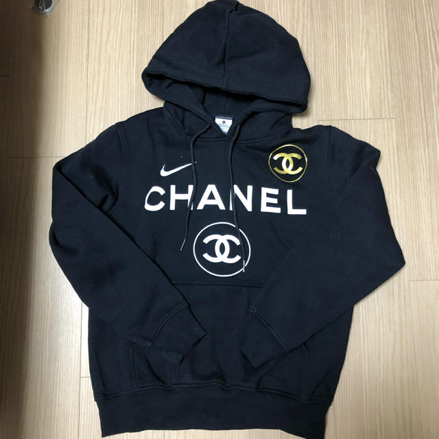 CHANEL✕NIKEコラボパーカー