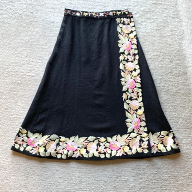 【美品】刺繍ウール ラップスカート 一点物 ブラック 1