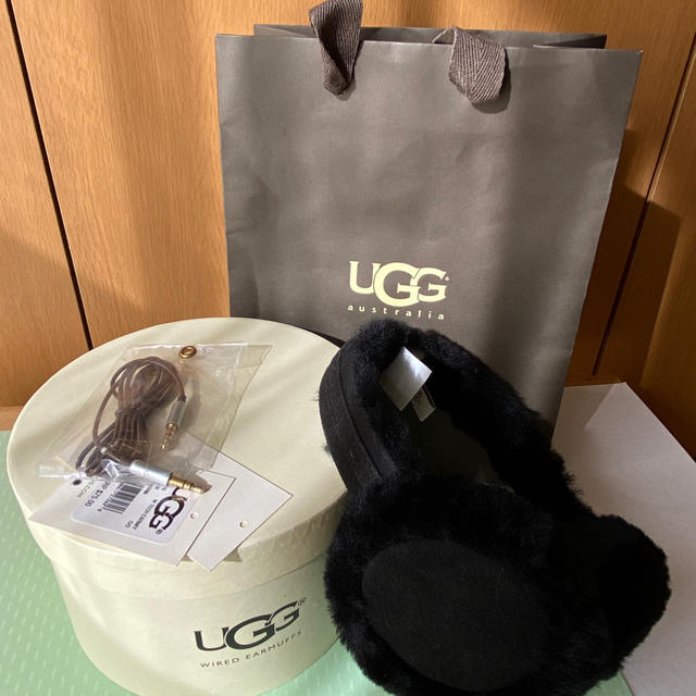 UGG(アグ)のＵＧＧ　イヤーマフ　箱・ショップ袋付　未使用品 レディースのファッション小物(イヤーマフ)の商品写真