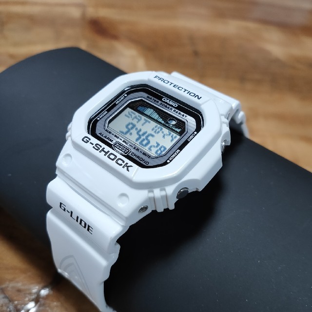 G-SHOCK(ジーショック)のG-SHOCK 5600シリーズ ホワイト メンズの時計(腕時計(デジタル))の商品写真