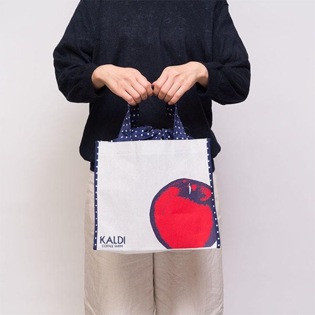 KALDI(カルディ)のカルディ りんごバック2020 レディースのバッグ(トートバッグ)の商品写真