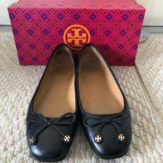 トリーバーチ(Tory Burch)のトリーバーチ  フラット　バレエ　シューズ　6.5  ブラック　黒(バレエシューズ)