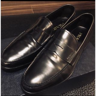 プラダ(PRADA)のPRADA プラダ ローファー 革靴 正規店購入 ロゴ入り 着用回数５回未満(ドレス/ビジネス)