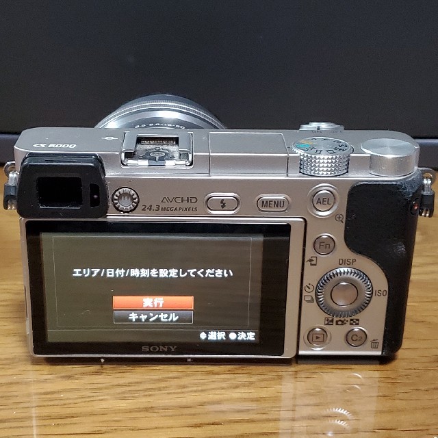 【美品】SONY α6000 シルバー パワーズームレンズ★SDカード付き スマホ/家電/カメラのカメラ(デジタル一眼)の商品写真