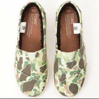 トムズ(TOMS)の新品未使用 TOMS カモフラ ボア スリッポン size 6 23㎝ トモズ(スリッポン/モカシン)