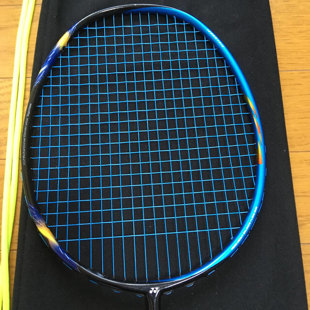 YONEX(ヨネックス)のバドミントンラケット　アストロクス77 スポーツ/アウトドアのスポーツ/アウトドア その他(バドミントン)の商品写真