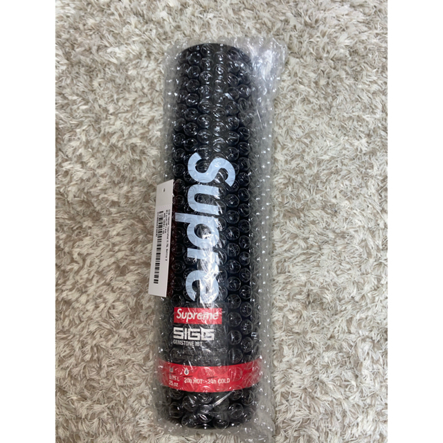 Supreme(シュプリーム)のsupreme Vacuum Insulated 0.75LBottle最安値 インテリア/住まい/日用品のキッチン/食器(タンブラー)の商品写真