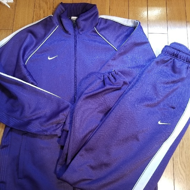 NIKE(ナイキ)のNIKE　M　ジャージ上下セット　パープル メンズのトップス(ジャージ)の商品写真