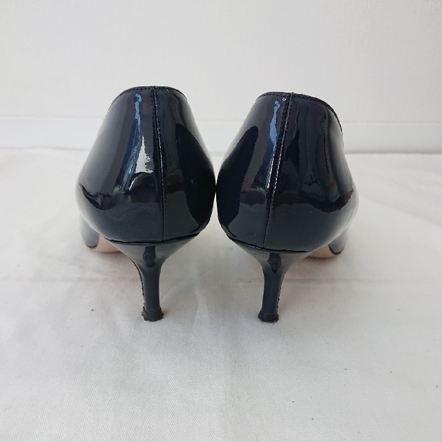 FABIO RUSCONI(ファビオルスコーニ)のファビオルスコーニ エナメルパンプス ネイビー 24.5cm レディースの靴/シューズ(ハイヒール/パンプス)の商品写真