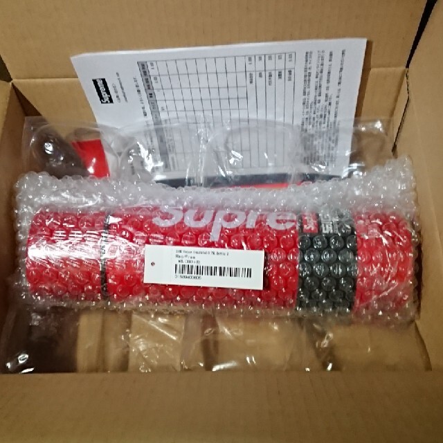 Supreme(シュプリーム)のSupreme SIGG Vacuum Insulated 0.75L レッド インテリア/住まい/日用品のキッチン/食器(その他)の商品写真