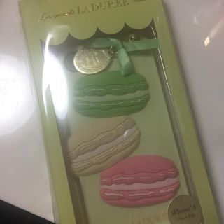 ラデュレ(LADUREE)の新品未開封 ラデュレ スマホケース マカロン(iPhoneケース)