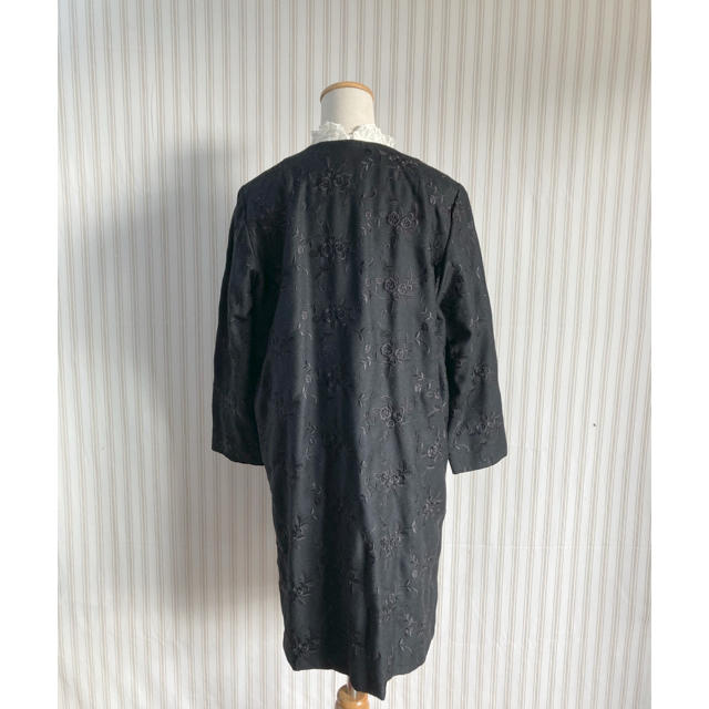 Grimoire(グリモワール)の古着  コート レトロ  刺繍 vintage used  ヴィンテージ　 レディースのジャケット/アウター(ロングコート)の商品写真