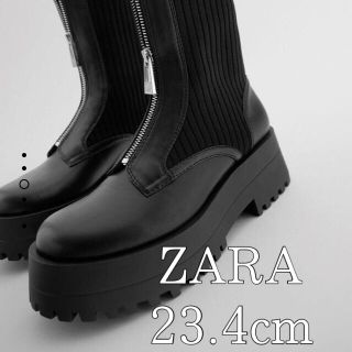 ザラ(ZARA)のジッパー付きフラットソックスアンクルブーツ(ブーツ)