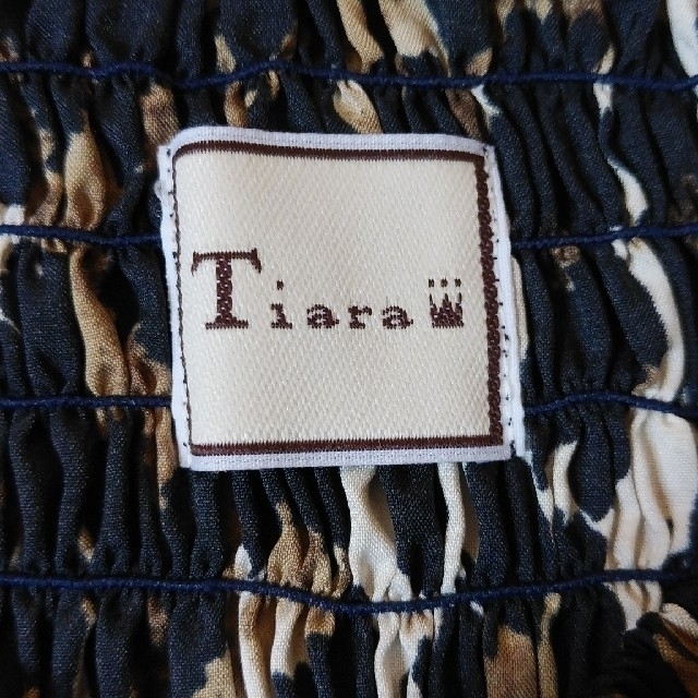tiara(ティアラ)のTiara レオパード柄スカート レディースのスカート(ひざ丈スカート)の商品写真