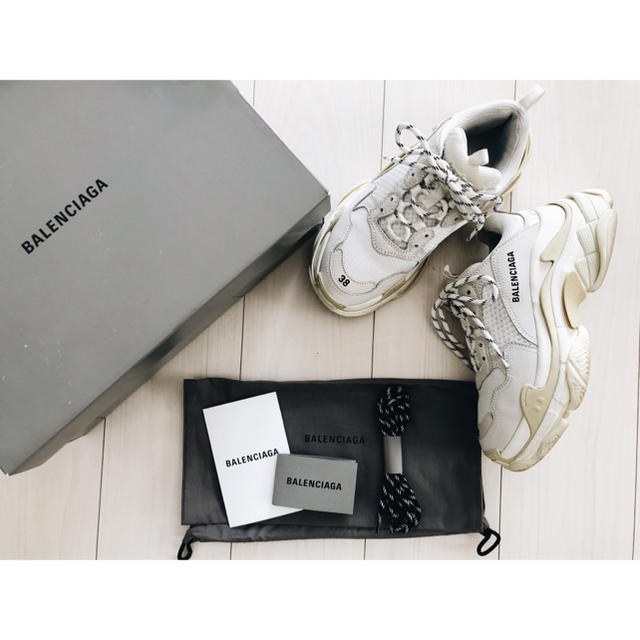 価格は安く Balenciaga 38 ホワイトスニーカー s triple 【aa