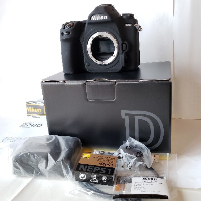 Nikon D780