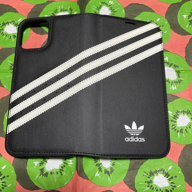 adidas(アディダス)の🌈【iPhone 12/12pro】adidas 手帳ケース スマホ/家電/カメラのスマホアクセサリー(iPhoneケース)の商品写真