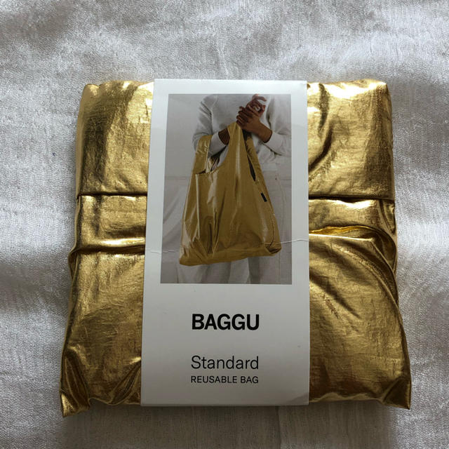 《BAGGU》standard ゴールド レディースのバッグ(エコバッグ)の商品写真