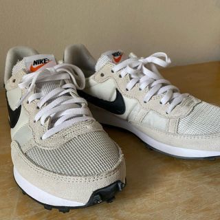 ビューティアンドユースユナイテッドアローズ(BEAUTY&YOUTH UNITED ARROWS)の本日限定値下げ！6500→5500円！ NIKE チャレンジャー(スニーカー)