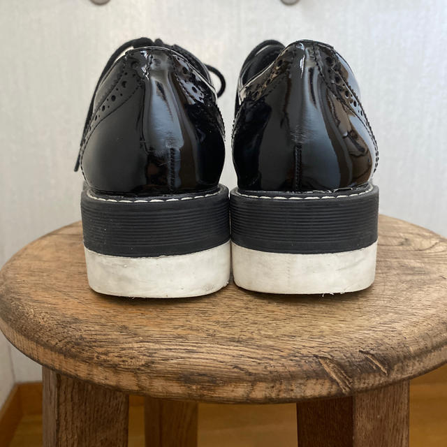 ZARA(ザラ)のZARA エナメルシューズ レディースの靴/シューズ(その他)の商品写真
