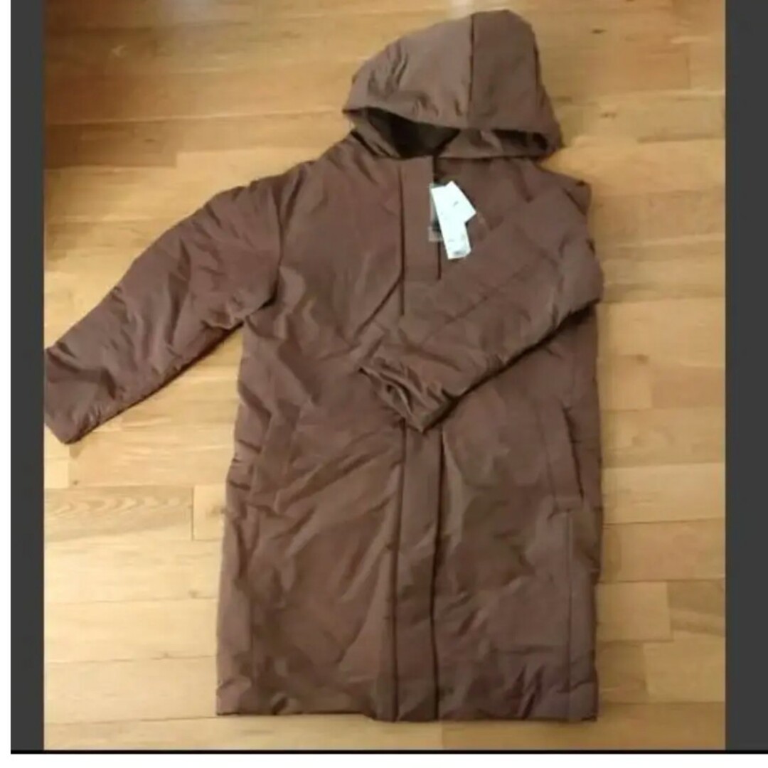 UNIQLO(ユニクロ)のユニクロ ハイブリッドダウンコクーンコート Ｌ ブラウン レディースのジャケット/アウター(ダウンコート)の商品写真