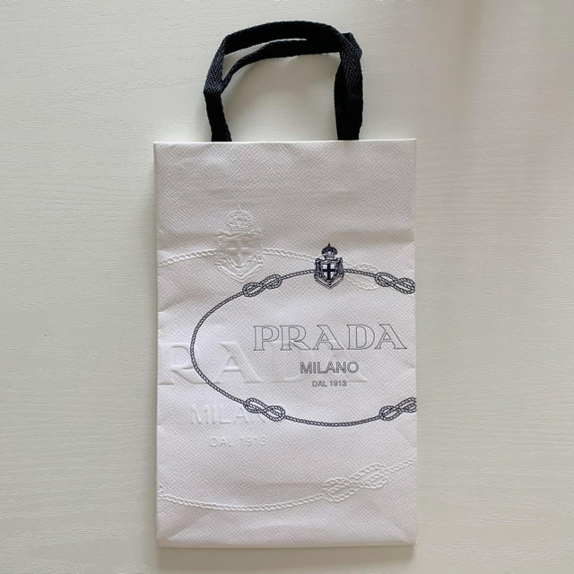 PRADA(プラダ)の超美品✨PRADAショップ袋 レディースのバッグ(ショップ袋)の商品写真