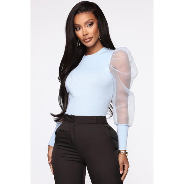 FASHION NOVA✦パフスリーブトップス レディースのトップス(ニット/セーター)の商品写真