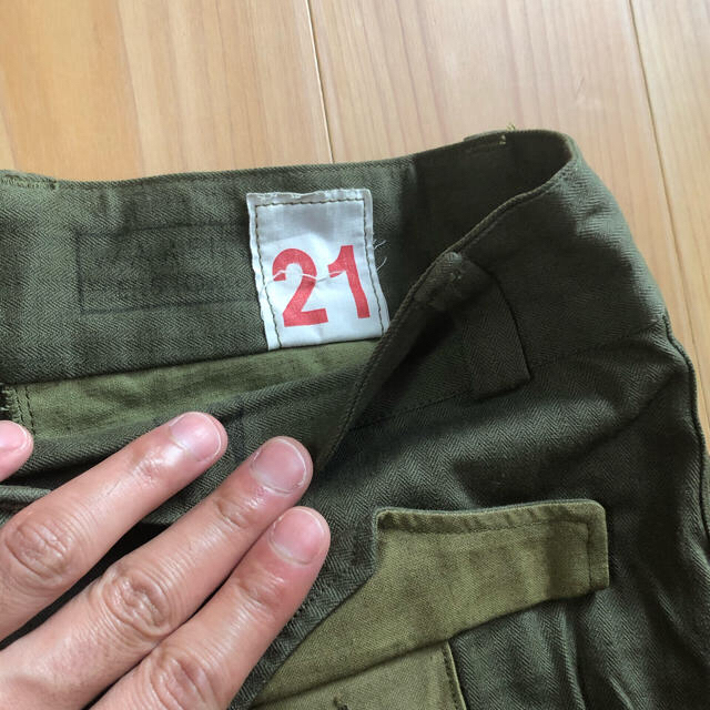 フランス軍　m47 カーゴパンツ　実物　サイズ21 未洗デッドストック メンズのパンツ(ワークパンツ/カーゴパンツ)の商品写真
