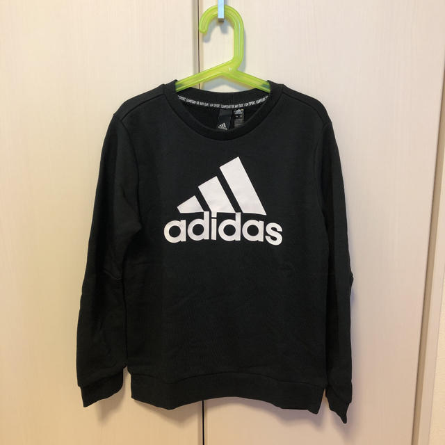 adidas(アディダス)の【新品、未使用】adidas アディダス トレーナー　140 キッズ/ベビー/マタニティのキッズ服男の子用(90cm~)(Tシャツ/カットソー)の商品写真