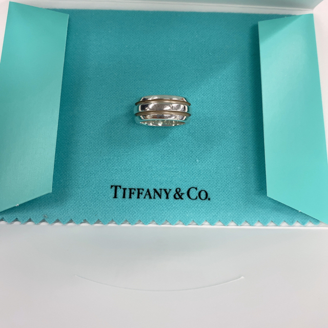 Tiffany & Co.(ティファニー)のTiffany リング ダブルライン レディースのアクセサリー(リング(指輪))の商品写真