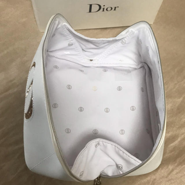 Dior(ディオール)の⭐︎Dior⭐︎限定ポーチ⭐︎クリスマス⭐︎ レディースのファッション小物(ポーチ)の商品写真