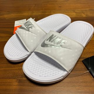 ナイキ(NIKE)のNIKE 22cm サンダル ベナッシ   ホワイト(サンダル)