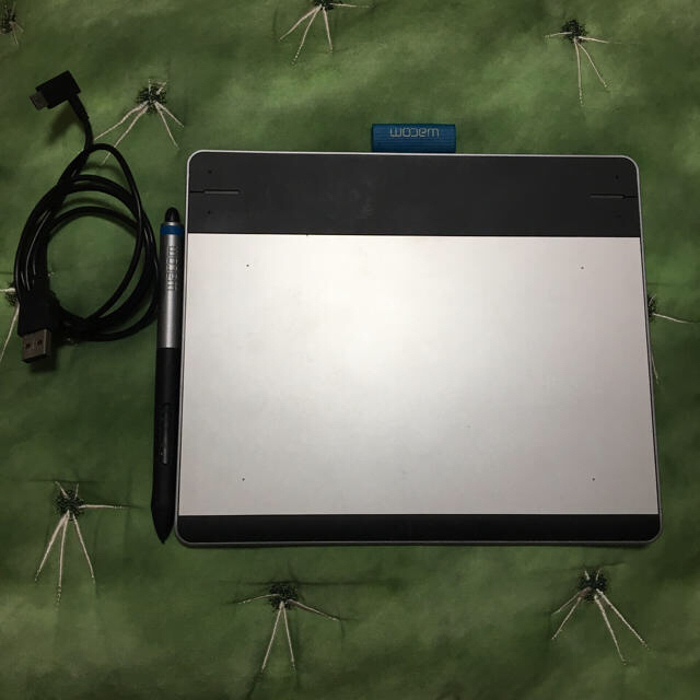 Wacom Intuos pen & touch small