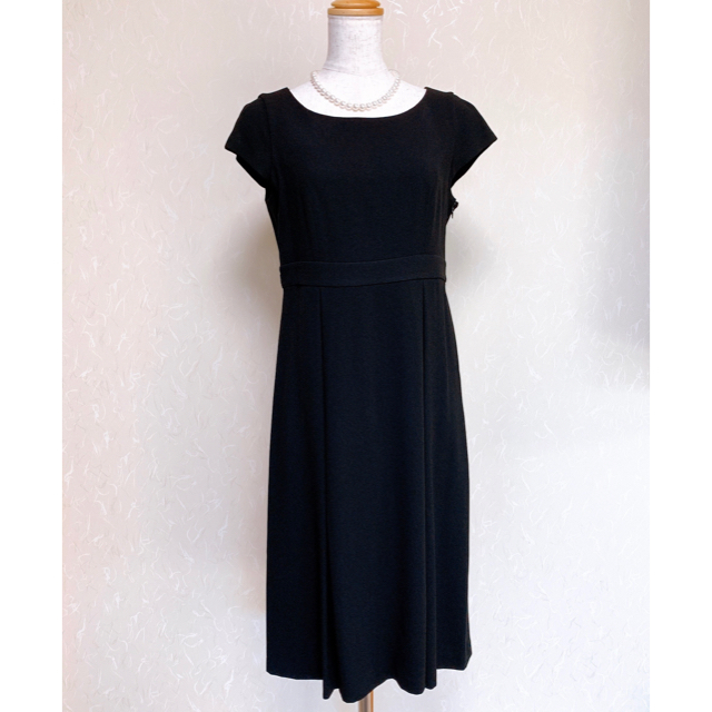 kumikyoku（組曲）(クミキョク)の美品　クミキョク　ブラックフォーマル  ワンピースセットアップ　黒　サイズ3 レディースのフォーマル/ドレス(礼服/喪服)の商品写真
