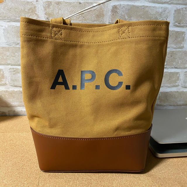 A.P.C(アーペーセー)のAPC トートバッグ　　 レディースのバッグ(トートバッグ)の商品写真