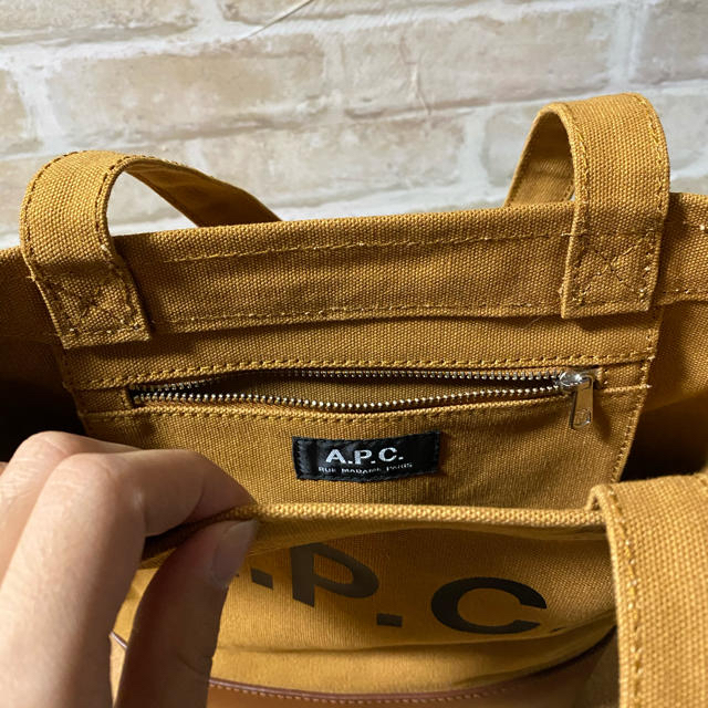 A.P.C(アーペーセー)のAPC トートバッグ　　 レディースのバッグ(トートバッグ)の商品写真