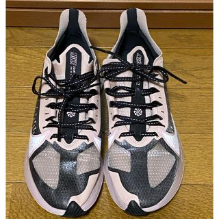 ナイキ(NIKE)のNike WMNS ZOOM GRAVITY 24.5cm(スニーカー)