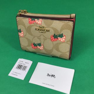 コーチ(COACH)のコーチ カード ケース シグネチャー ストロベリー 二つ折り財布 いちご 新品(財布)