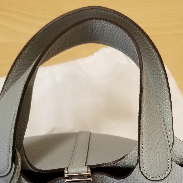 “本革　Bucket bag 　PMサイズ レディースのバッグ(ハンドバッグ)の商品写真