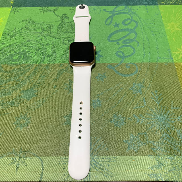 Apple Watch(アップルウォッチ)のApple Watch series4  40mmGPS付 レディースのファッション小物(腕時計)の商品写真